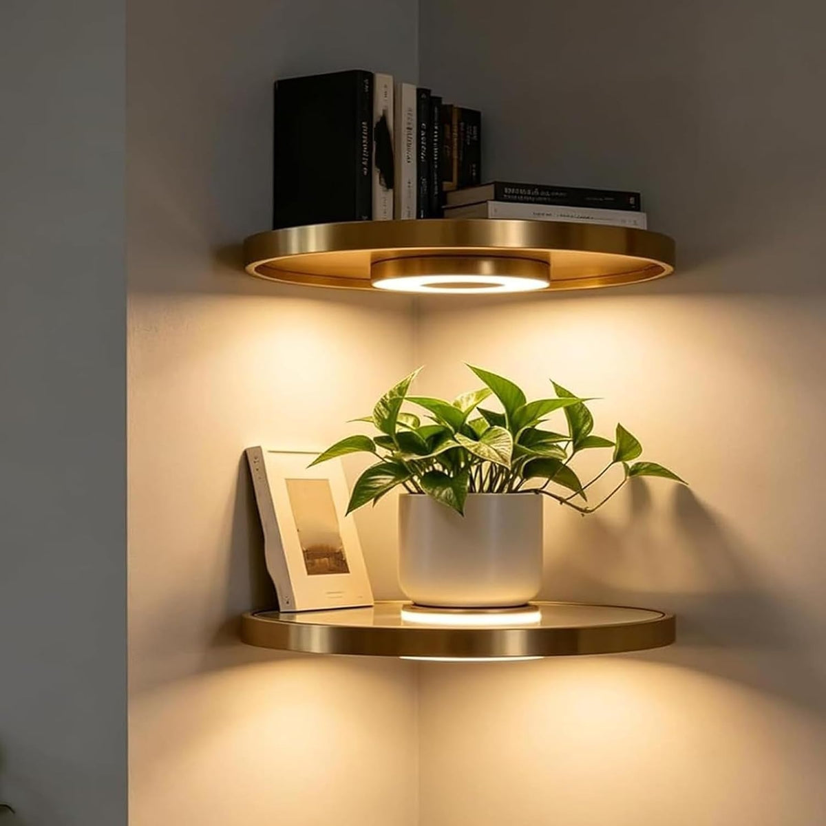 Kabelloses LED-Wandregal - cordless led shelf warm glow corner